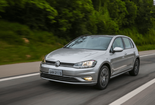 Volkswagen lança Golf e Golf Variant com novo visual no Brasil.